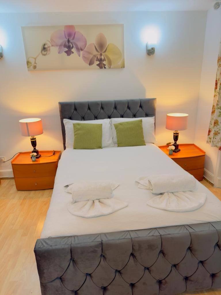 Bright Budget Studio Apartment In Central London Exterior foto