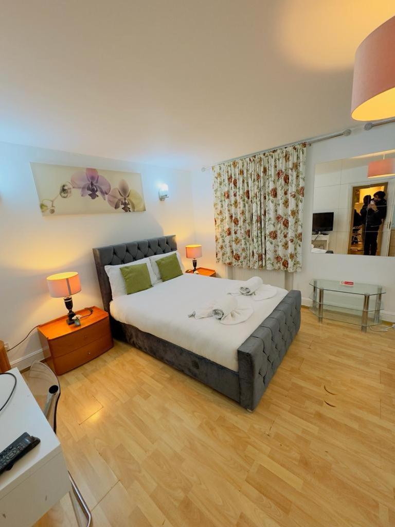 Bright Budget Studio Apartment In Central London Exterior foto