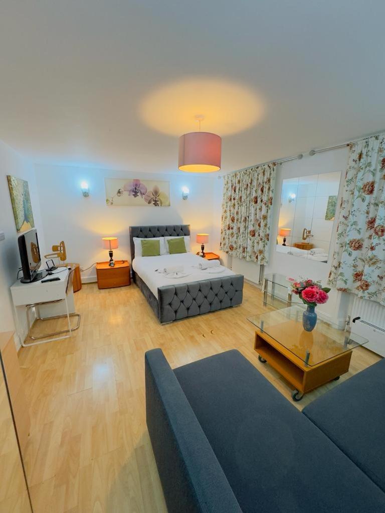 Bright Budget Studio Apartment In Central London Exterior foto