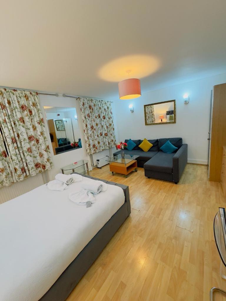 Bright Budget Studio Apartment In Central London Exterior foto